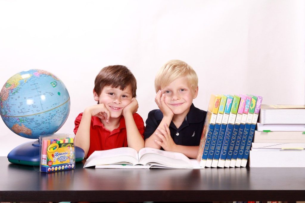 Boys Kids Children Happy Sitting - White77 / Pixabay